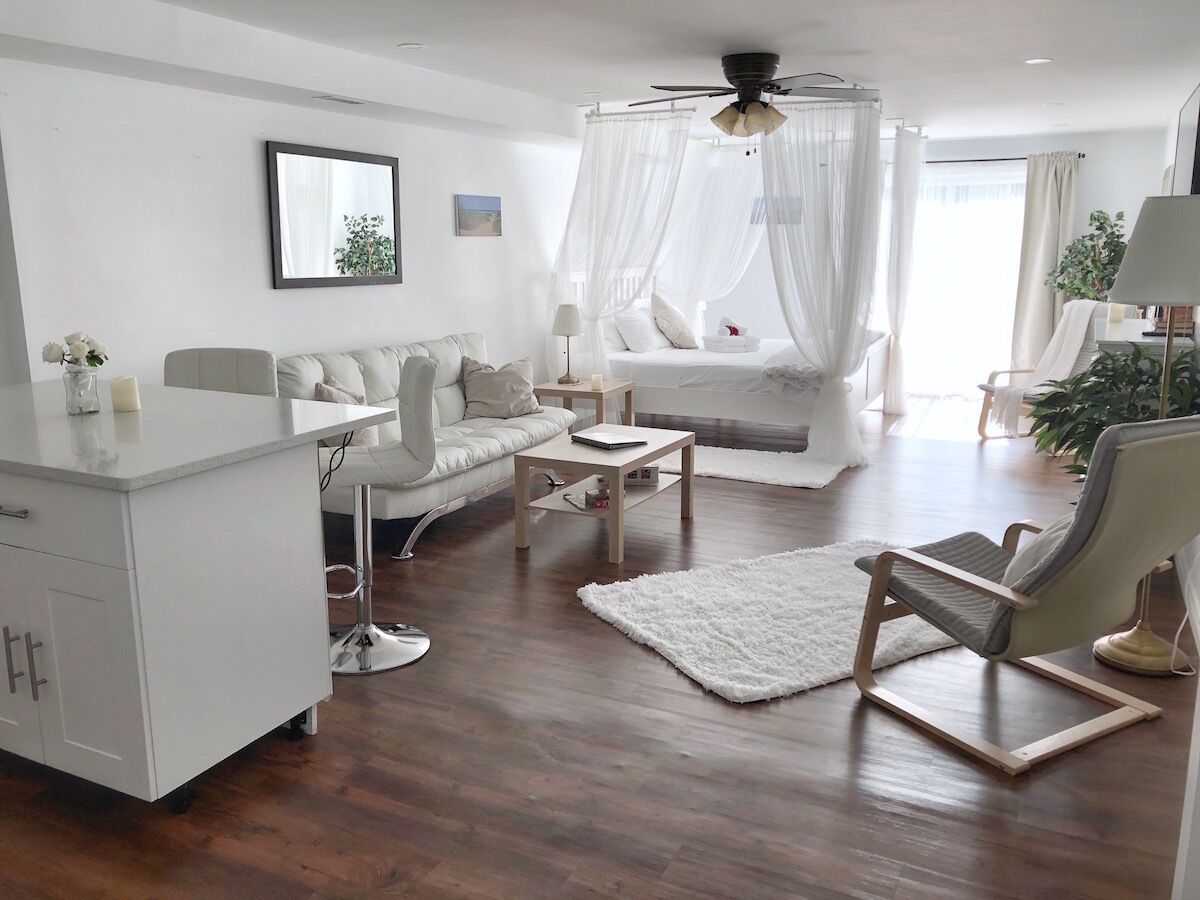 Deluxe Studio Suite, Garden View | Interior