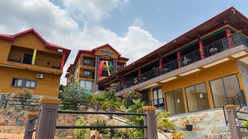 Eden Roc Luxury Hotel