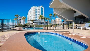 Kondominium, 2 kamar tidur | Kolam renang