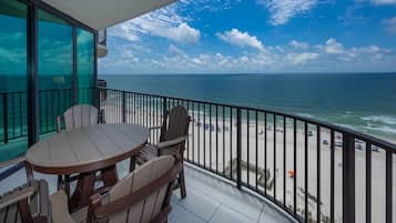 Condo, 2 Bedrooms | Outdoor dining