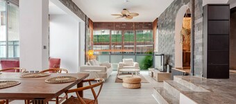 Modern Sea View Escape I Poolside Luxury Villa