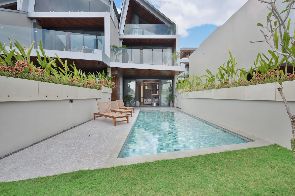 Private pool