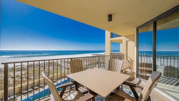 Condo, 2 habitaciones | Restaurante al aire libre