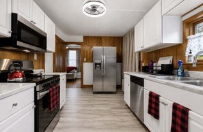 House, 2 Bedrooms | Private kitchen | Fridge, oven, coffee/tea maker, toaster - Quiet Comfort Near The Heart Of Johnstown 2 Bedroom Home (Johnstown)