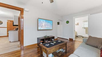 House, 2 Bedrooms | Living area