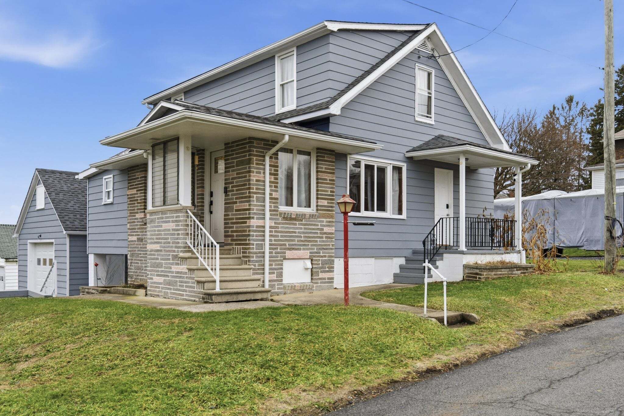 House, 2 Bedrooms | Exterior