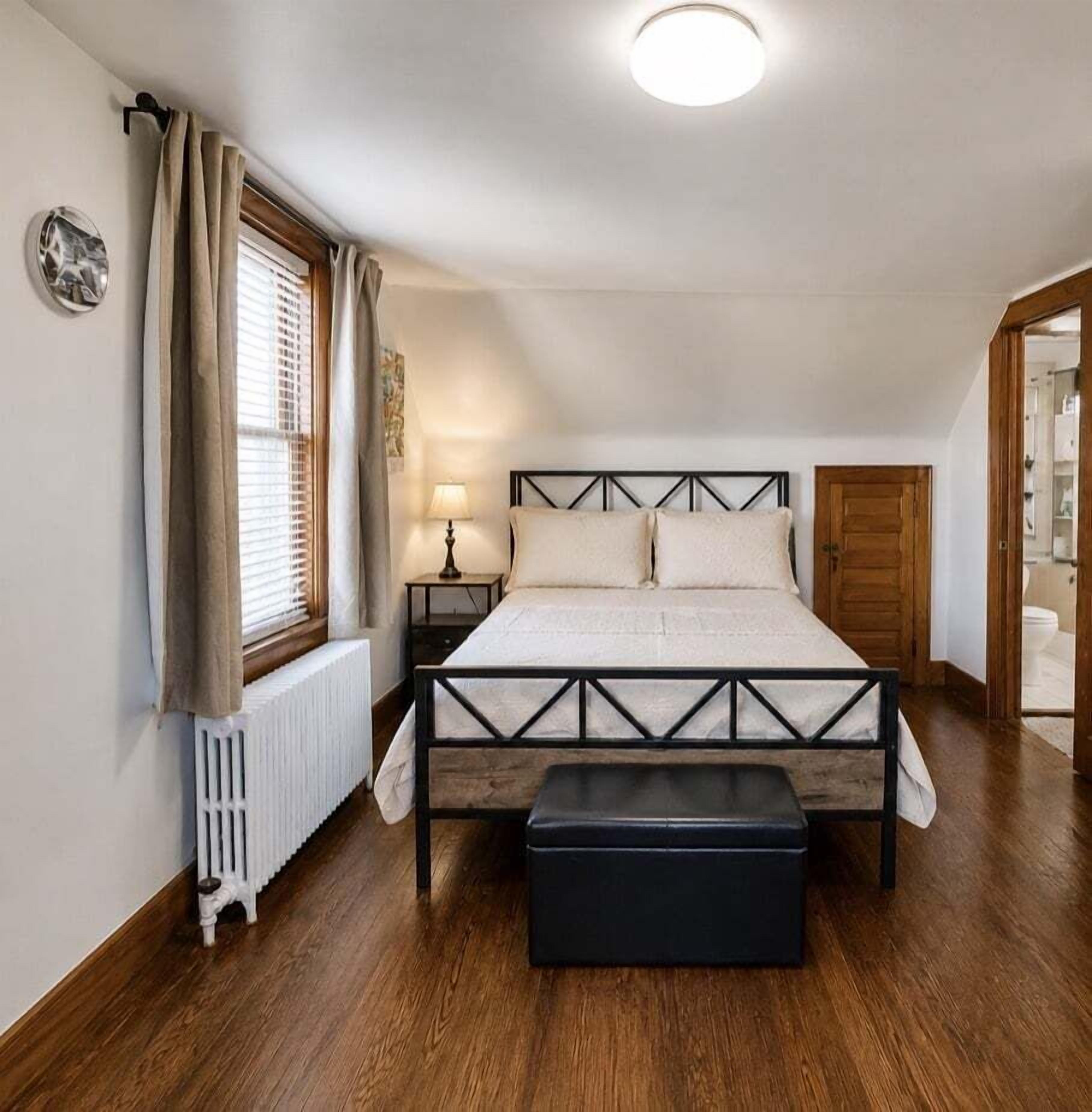 House, 2 Bedrooms | 2 bedrooms, laptop workspace, iron/ironing board, free WiFi