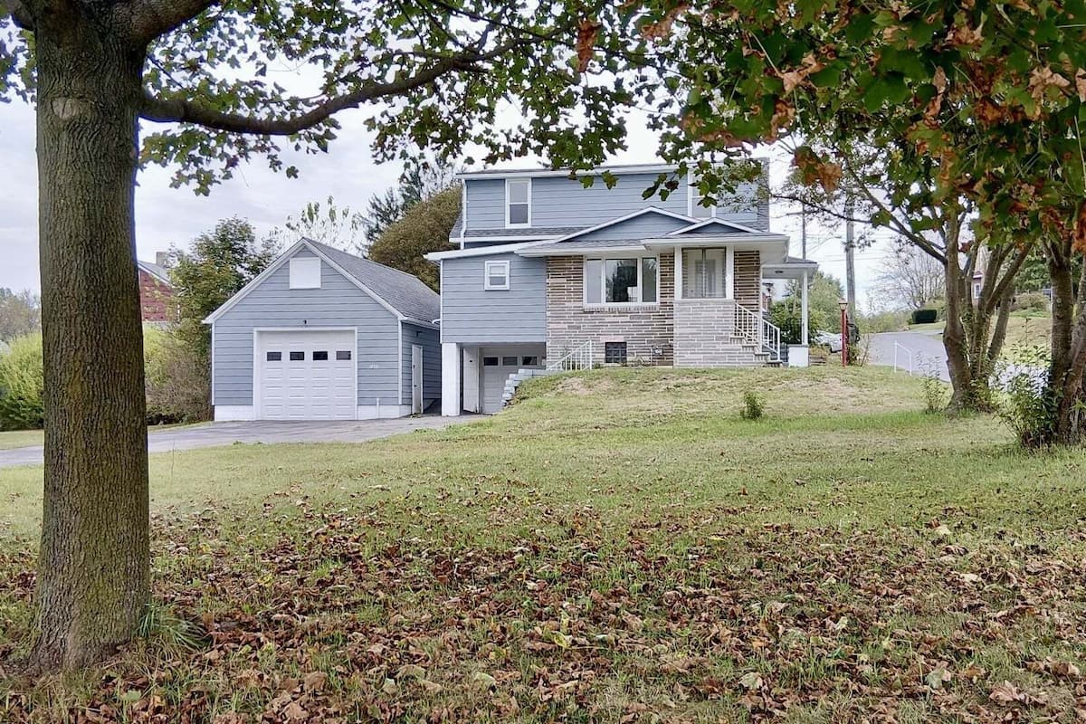 House, 2 Bedrooms | Exterior