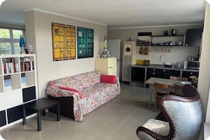 Living area - Feel-good idyll in the old Davensberg train station - pet-friendly and close to nature (Ascheberg)