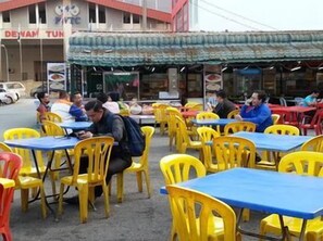 Gambar tidak terklasifikasi, 4 dari 30, tombol