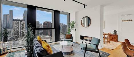 TV, fireplace