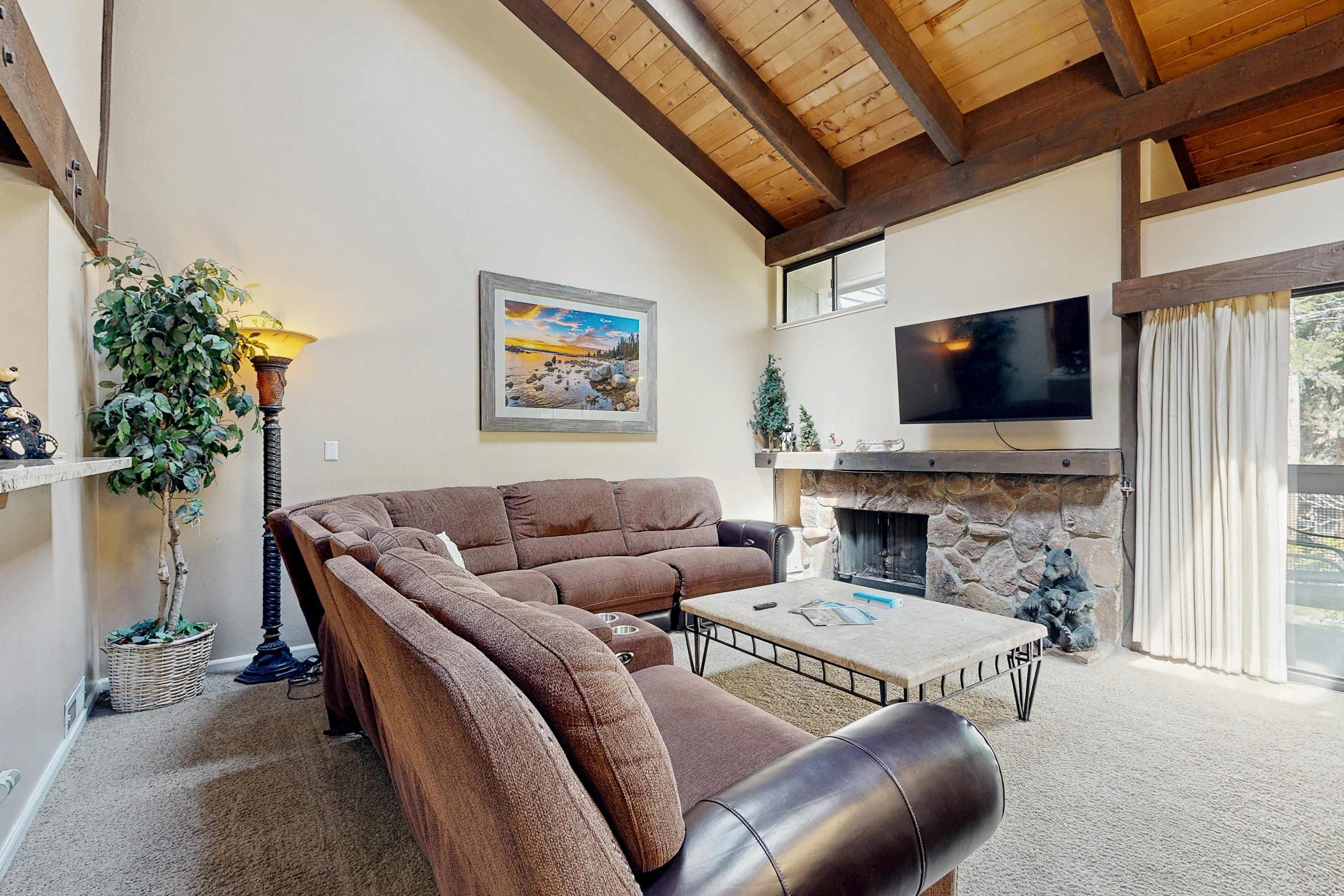 Resort Townhome With Private Beach Access & Lakefront Pool - タホー湖