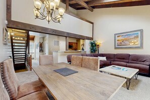 Dining - Resort townhome with private beach access & lakefront pool (South Lake Tahoe)