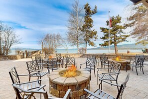 Outdoor dining - Experience Tahoe from a first-class resort with private beach access & pools (South Lake Tahoe)