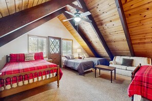 Iron/ironing board, WiFi - Great family home near Tahoe Donner with a shared pool, tennis court & hot tubs (Truckee)