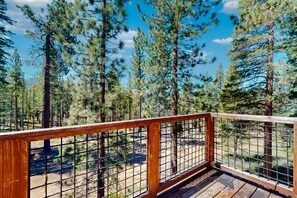 Property grounds - Big Bear Lodge with Hot Tub, Sauna, Game Room, Decks & 4 Fireplaces (South Lake Tahoe)