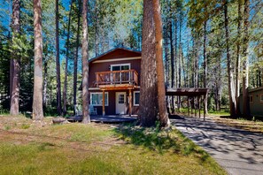 Exterior - Newly Remodeled Chalet - Near Skiing & Golf (South Lake Tahoe)