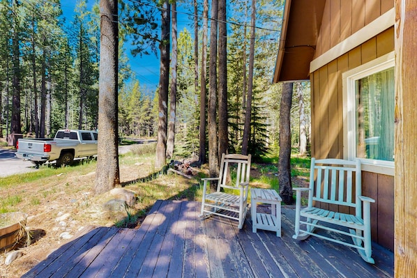 Terrace/patio - Newly Remodeled Chalet - Near Skiing & Golf (South Lake Tahoe)