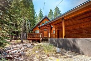 Exterior - Comfortable Home with Shared Hot Tub & Pool, Fireplace, & Private W&D (Truckee)