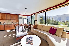 Fireplace - Resort at Squaw Creek remodeled corner unit with amazing views, ski-in/ski-out (Olympic Valley)
