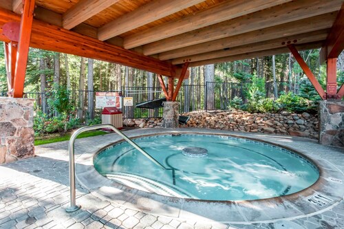 Northstar townhome with 2 balconies, fireplace, pool, hot tub, & sauna