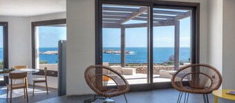 Wonderful private villa for 12 people with A/C, WIFI, TV and patio