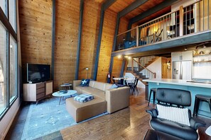 TV, fireplace, offices - Woodland home in quiet location with deck, fireplace & entertainment options (Kings Beach)