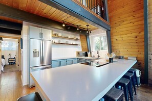 Fridge, microwave, oven, stovetop - Woodland home in quiet location with deck, fireplace & entertainment options (Kings Beach)