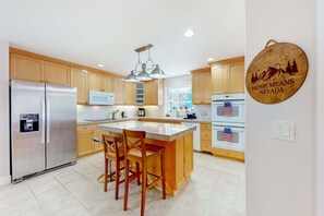 Fridge, microwave, oven, stovetop - Large home among the treetops near Heavenly with hot tub & great deck (Stateline)