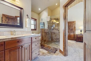 Shower, towels - Mountain home with fireplace, partial lake views from deck & hot tub (Tahoe City)