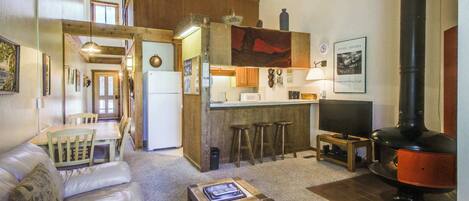 TV, DVD player, offices