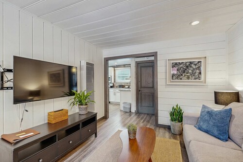 Modern Hideaway with Hot Tub & Firepit | Walk to Beach & Heavenly Village