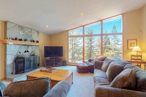 TV, video games, DVD player, offices - Serene Mountain Home with Private Hot Tub, Lake Views, One Block from Ski Resort (South Lake Tahoe)