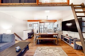 TV, fireplace, DVD player, offices - Lofted Mountain Escape with Free WiFi, Shared Pool & Hot Tub, Golf & Skiing Nearby (NorthStar-Truckee)