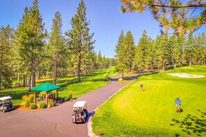 Golf - Spacious Home Near Resorts - Access to Shared Pool, Hot Tub, & Sauna (Truckee)