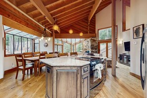 Fridge, microwave, oven, stovetop - Inviting home in Northstar Ski Resort with private hot tub & sauna, pool access (Truckee)