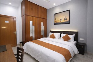 Room - Mauryan Express I Hotel Malviya Nagar (New Delhi)