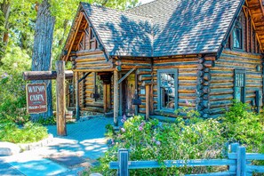 Exterior - Wonderful year-round escape near skiing & lake with pool, hot tub, & deck (Tahoe City)