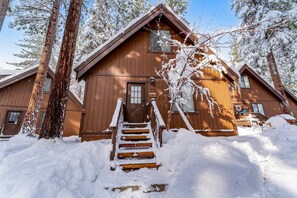Exterior - Golf front-view cabin with wood stove & forest views - close to activities (Incline Village)