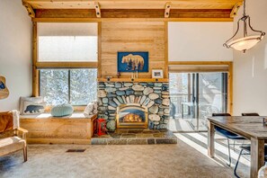 Interior - 2-story condo with gas fireplace, pools, hot tubs, gym & tennis (Truckee)