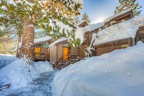 Exterior - 2-story condo with gas fireplace, pools, hot tubs, gym & tennis (Truckee)