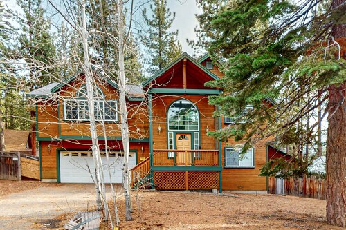 Spacious home with enclosed yard, private deck, fireplace, & washer&dryer