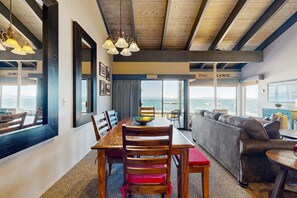 Interior - All-season adventure awaits at this lakefront gem with amazing views & amenities (South Lake Tahoe)