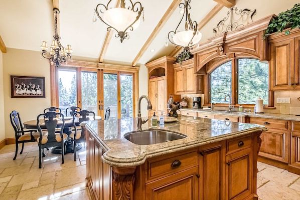 Fridge, microwave, oven, stovetop - Luxury home with fireplaces, AC, home office, & 2-car garage, sleeps 10 (Zephyr Cove)