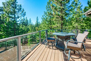 Outdoor dining - Luxury home with fireplaces, AC, home office, & 2-car garage, sleeps 10 (Zephyr Cove)