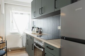 Fridge, microwave, oven, stovetop - Apartment "Cozy City Loft" with Wi-Fi (Dessau-Roßlau)