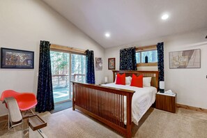 Tabla de planchar con plancha, cuna de viaje, wifi y ropa de cama