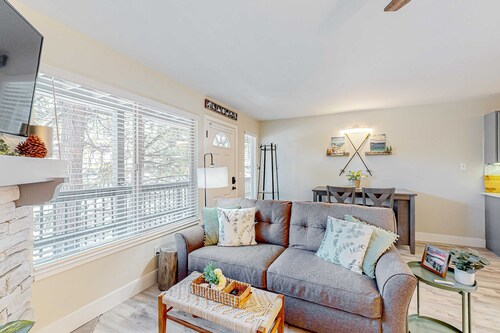 Tranquil condo in Stateline, sleeps 4