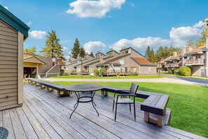 Outdoor dining - Waterview townhome with two lofts for comfortable lounging and aquatic amenities (South Lake Tahoe)