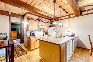 Fridge, microwave, oven, stovetop - Rustic townhome in a great location with wood stove, grill, balcony, & internet (Incline Village)